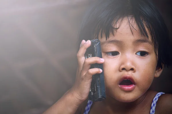 Asiatico ragazza che parla su il telefono — Foto Stock