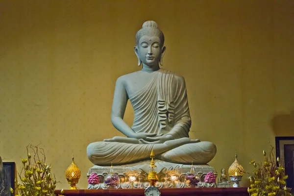 Статуя Будды в пагоды — стоковое фото