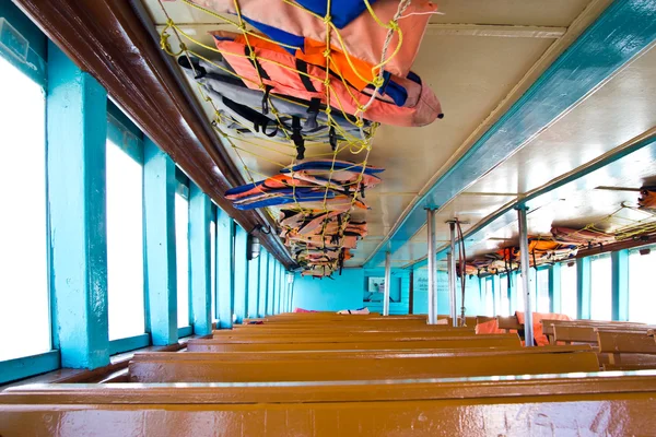 ボートの木製の座席 — ストック写真