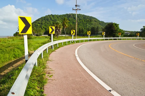 Kustweg zee khung viman baai, Chantaburi, thailand — Stockfoto