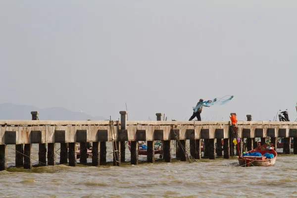 Pesca, cielo con nubes — Foto de Stock