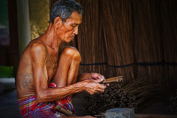 Male elderly Broom — Stock Photo, Image