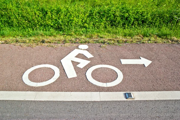 Segnaletica bicicletta sulla strada sulla spiaggia della Thailandia — Foto Stock