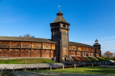 Baturyn, Ukrayna - 16 Ekim 2021: Baturyn kalesinin anıtsal kompleksi, Ukrayna 'nın eski Hetmanların başkenti Baturin' deki ulusal tarih ve kültür sahası.