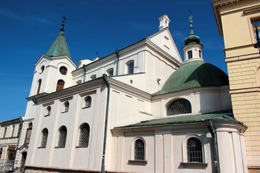 Lublin, Polonya - 30 Nisan 2018 Lublin Eski Kasabası 'ndaki Kutsal Ruh Kilisesi, 1419' da bir hastane binasıyla birlikte inşa edildi..