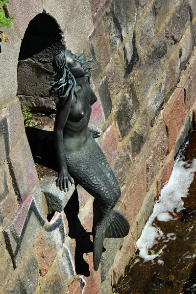 Vilna Lituania Julio 2017 Escultura Sirena República Uzupis Uzupis Barrio — Foto de Stock