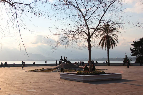 Antalya Turquía Febrero 2022 Escultura Kuzgun Aca Karaalioglu Park Justo — Foto de Stock