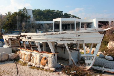 Camyuva, Türkiye - 15 Şubat 2022: Antalya bölgesinde Kemer yakınlarında popüler bir turizm köyü olan Camyuva 'daki Terk Eco Dream Club Naturland 5 yıldızlı otel