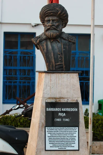 Antalya Turquía Marzo 2022 Estatua Hayreddin Barbarroja Corsario Otomano Posterior — Foto de Stock