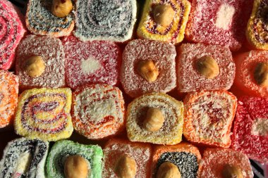 Türk zevki tatlı küp arka planı. Lokum üzerine şeker serpiştirilmiş. Üst görünüm.