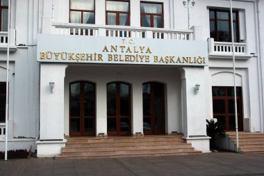 Antalya, Türkiye - 10 Nisan 2022: Antalya Büyükşehir Şehir Tiyatrosu Binası