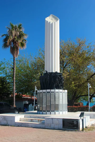 Antalya Turkey April 2022 Martyrs Monument Dedicated Memory Innocent Turkish — Fotografia de Stock