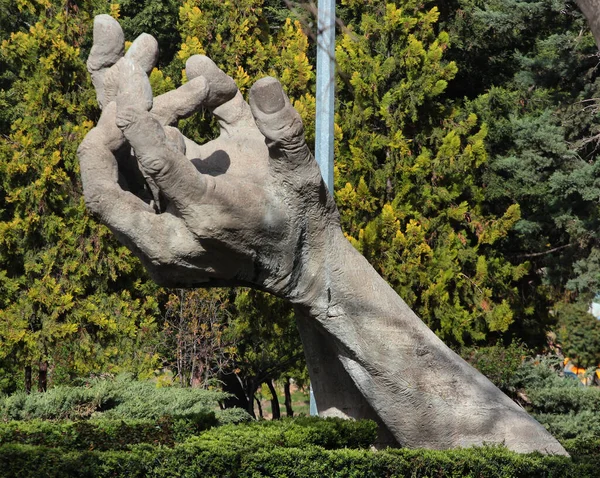 Ankara Turkey April 2022 Hands Statue Abdi Ipekci Park Sihhiye — Foto de Stock