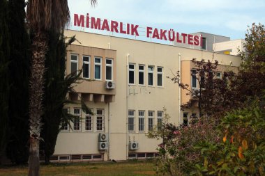 Antalya, Türkiye - 29 Nisan 2022: Akdeniz Üniversitesi Mimarlık Fakültesi, 1982 yılında Antalya 'da kuruldu.