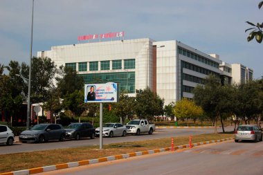 Antalya, Türkiye - 29 Nisan 2022: Akdeniz Üniversitesi Edebiyat Fakültesi, 1982 yılında Antalya 'da kuruldu. 