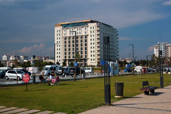 Antalya Turquía Mayo 2022 Crowne Plaza Hotel Playa Konyaalti Una — Foto de Stock