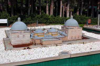 Antalya, Türkiye - 19 Mayıs 2022: İstanbul Sultanahmet Meydanı, Türkiye 'nin minyatür simgelerinden oluşan açık hava müzesi bulunan popüler bir park. 