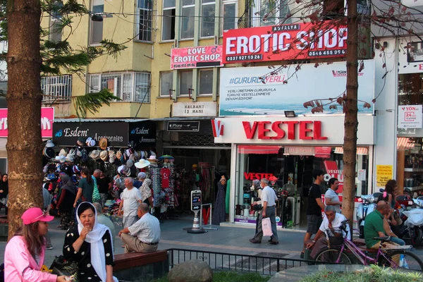 Antalya Turkey July 2022 People Walking Sarampol Popular Pedestrian Shopping — 스톡 사진