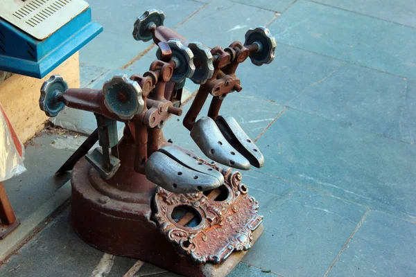 Машина Растяжки Обуви Тротуаре Турция — стоковое фото