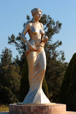 Antalya, Türkiye - 20 Nisan 2022: Türkiye 'nin en eski ve en önemli yıllık film festivali olan Antalya Altın Portakal Film Festivali' nin bir sembolü olan Venüs Heykeli