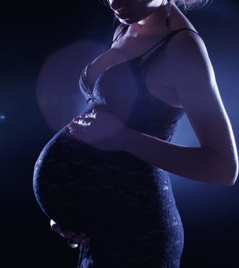 Güzel hamile kadın.
