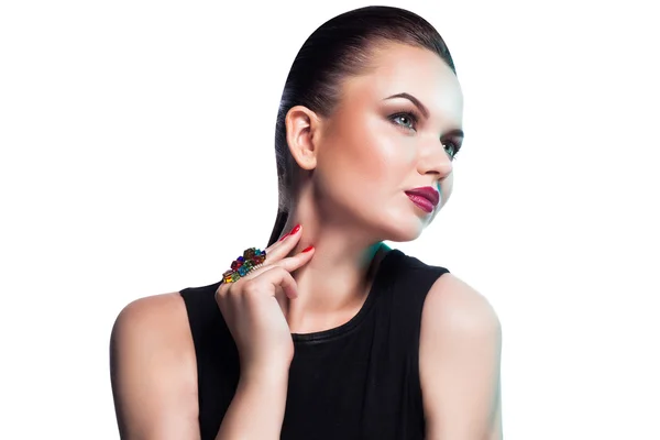 Portrait of beautiful fashion model posing in exclusive jewelry. — Stock Photo, Image