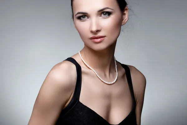 Woman in exclusive jewelry — Stock Photo, Image