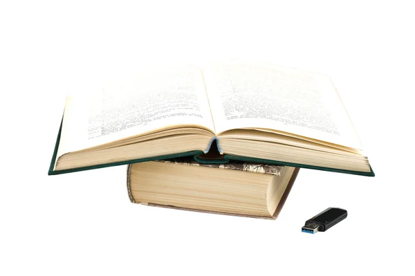 kitap ve usb flash sürücü