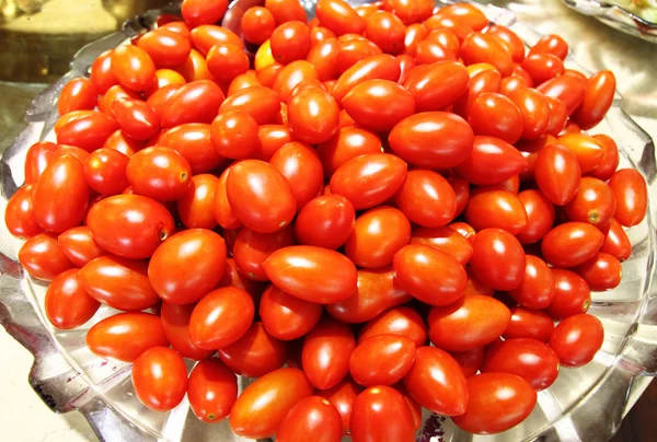 Pequenos tomates tailândia no prato — Fotografia de Stock