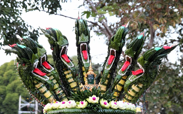 Emerald Buddha and King of Nagas made from banana leaf , Loy kr — Stock Photo, Image