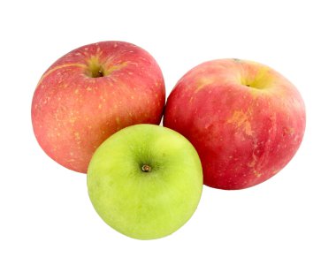 Beyaz arkaplanda yeşil ve kırmızı elmalar