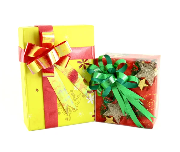 Dos cajas de regalo con cinta aislada sobre fondo blanco — Foto de Stock
