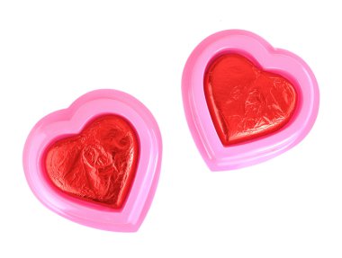 çikolata kalp kırmızı folyo sarılmış