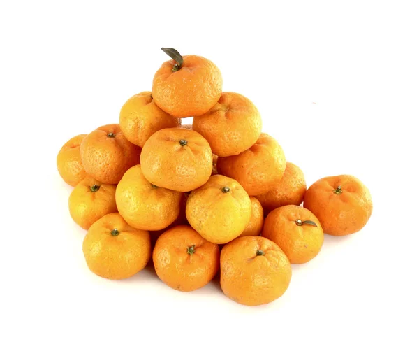 Montón de naranjas sobre fondo blanco — Foto de Stock