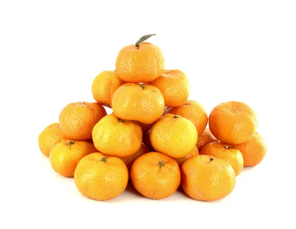 Montón de naranjas sobre fondo blanco — Foto de Stock