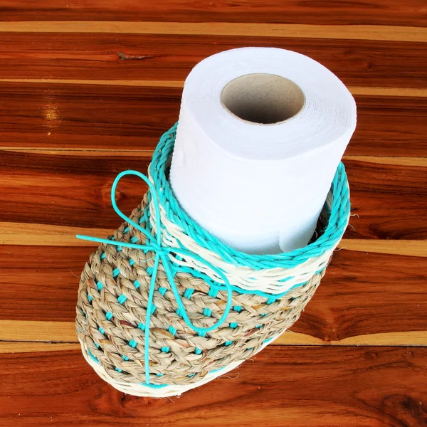 Caixa de papel de tecido feita de vime e forma de sapato — Fotografia de Stock