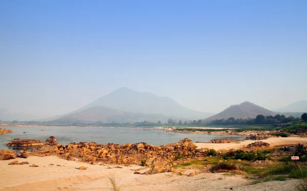 Mekong river at Loas and Thailand borders in the Kaeng Kood Koo — Stock Photo, Image