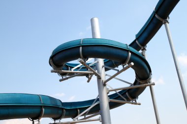 Yüzme havuzunun kaymak