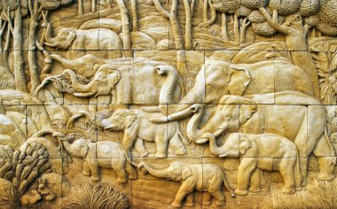 taş duvara oyulmuş fil