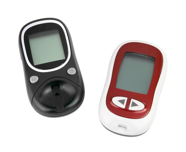 순수한 흰색 배경에 고립 된 두 개의 glucometer — 스톡 사진