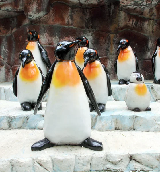 Pinguin-Statuen — Stockfoto