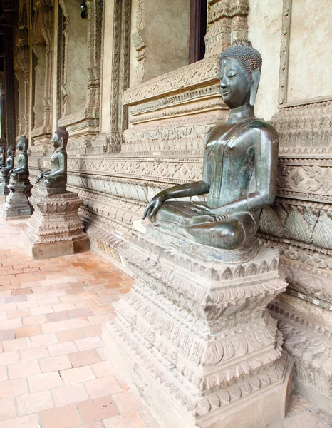 Boeddha standbeeld in laos — Stockfoto