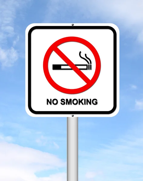 No smoking sign with blue sky — Stock Photo, Image