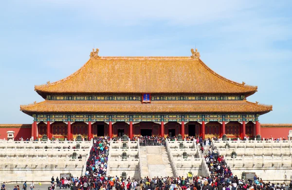 BEIJING, CHINA - OCTOBER 14: visit the famous Forbidden City on October 14, 2011 in Beijing, China. — Stock Photo, Image
