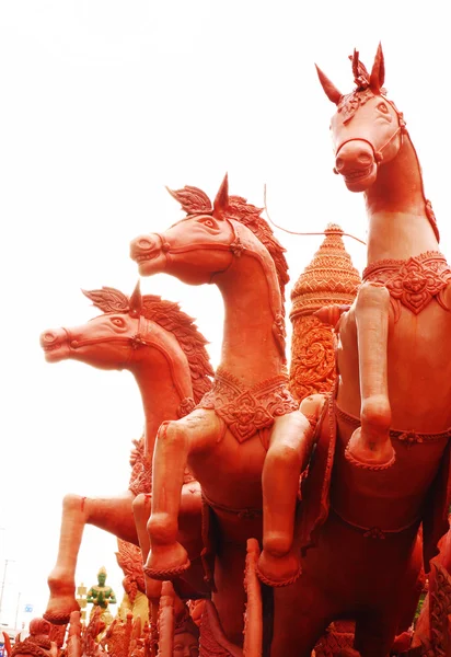 絵ろうそくまつりの彫刻の馬 — ストック写真