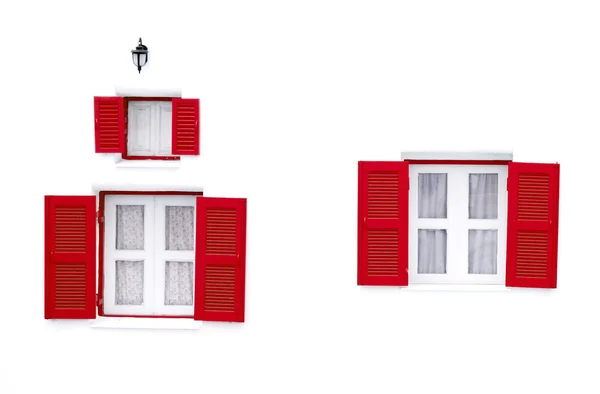 红色希腊风格 windows 和灯 — 图库照片
