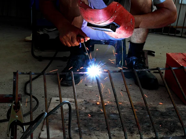 Electric welding connecting square bar — Stockfoto