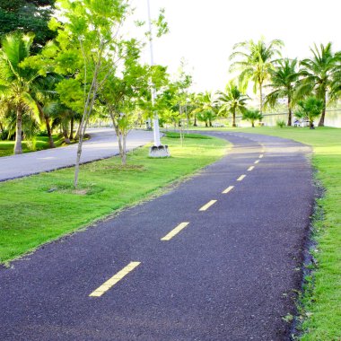 kıvrımlı bisiklet yolu
