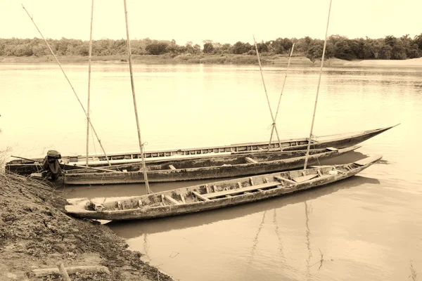 Wooden boat on Mekong river — Stock Photo, Image