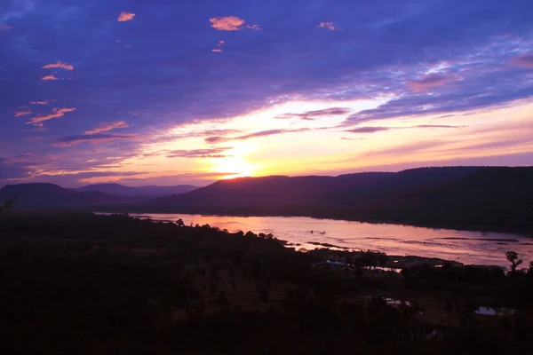 Východ slunce a mekong řeka — Stock fotografie